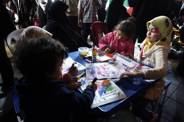 برنامه‌های فرهنگی کتابخانه سیار نهاد در تجمعات شبانه میدان شهدا