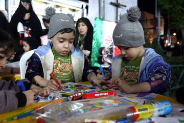 برنامه‌های فرهنگی کتابخانه سیار نهاد در تجمعات شبانه میدان شهدا