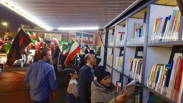فعالیت کتابخانه سیار شیراز در موکب شبانه