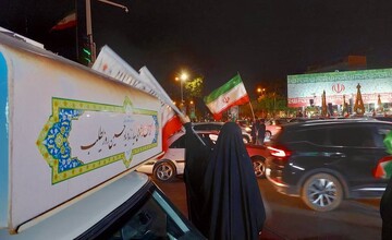 فعالیت کتابخانه سیار شیراز در موکب شبانه