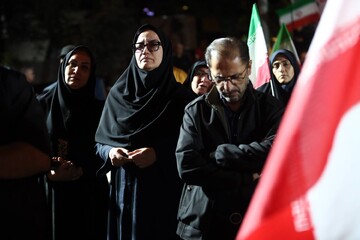 برنامه‌های فرهنگی کتابخانه سیار نهاد در تجمعات شبانه مردم تهران در فلکه دوم تهرانپارس
