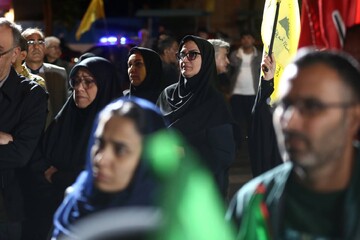 برنامه‌های فرهنگی کتابخانه سیار نهاد در تجمعات شبانه مردم تهران در فلکه دوم تهرانپارس