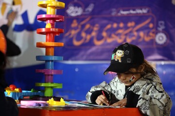 برنامه‌های فرهنگی کتابخانه سیار نهاد در تجمعات شبانه مردم تهران در فلکه دوم تهرانپارس