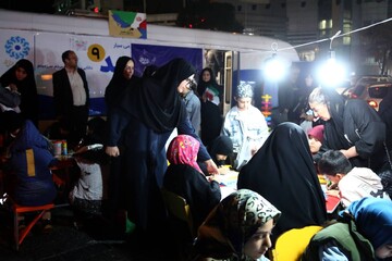 برنامه‌های فرهنگی کتابخانه سیار نهاد در تجمعات شبانه مردم تهران در فلکه دوم تهرانپارس