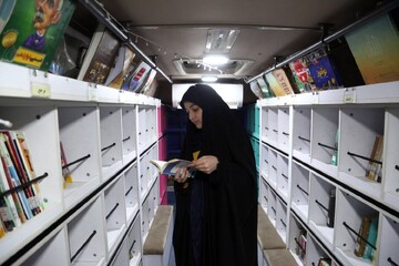 برنامه‌های فرهنگی کتابخانه سیار نهاد در تجمعات شبانه مردم تهران در فلکه دوم تهرانپارس