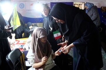 برنامه‌های فرهنگی کتابخانه سیار نهاد در تجمعات شبانه مردم تهران در فلکه دوم تهرانپارس