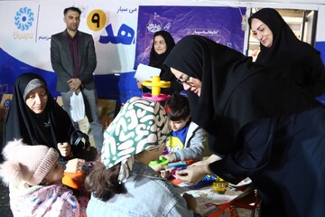 برنامه‌های فرهنگی کتابخانه سیار نهاد در تجمعات شبانه مردم تهران در فلکه دوم تهرانپارس