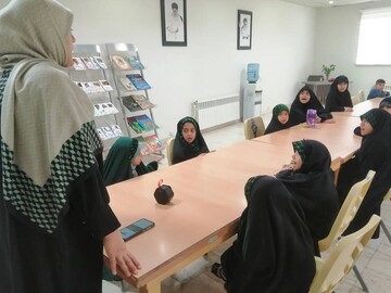 برگزاری ویژه برنامه شهادت امام جعفر صادق علیه السلام و اربعین شهادت رهبر جمهوری اسلامی در کتابخانه اندیشه شمیرانات