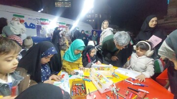حضور کتابخانه سیار یار مهربان ۹ شهرستان ری در تجمعات شبانه مردم در فلکه دوم تهرانپارس