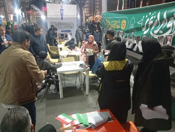 حضور فعال کتابخانه سیار هدهد ۸ شهرستان ملارد در تجمعات پرافتخار میدان صادقیه تهران