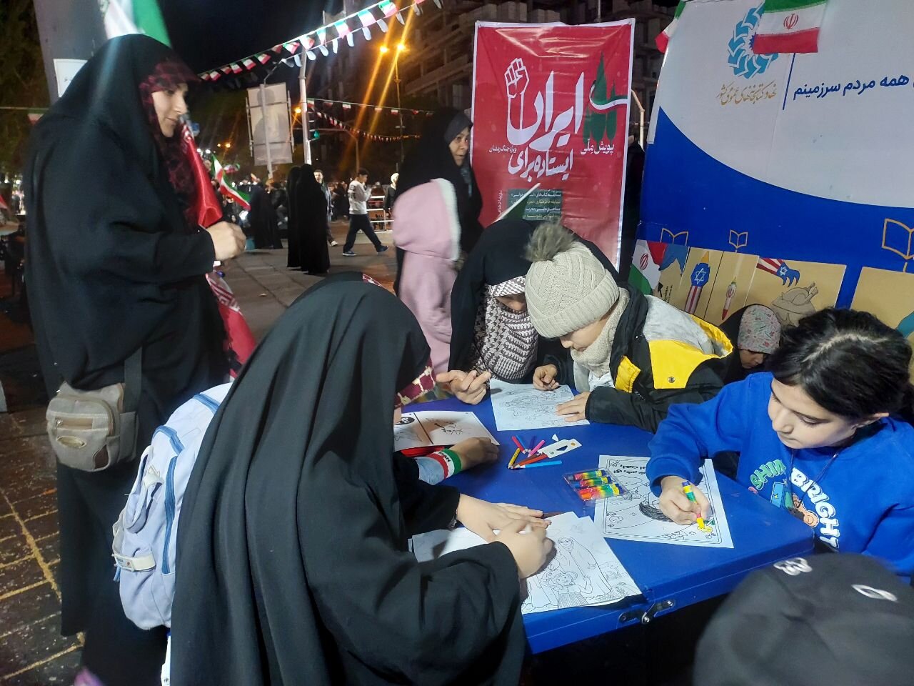 روایتی از اجرای برنامههای فرهنگی در تجمعات شبانه مردم غیور تهران در محله تهرانپارس