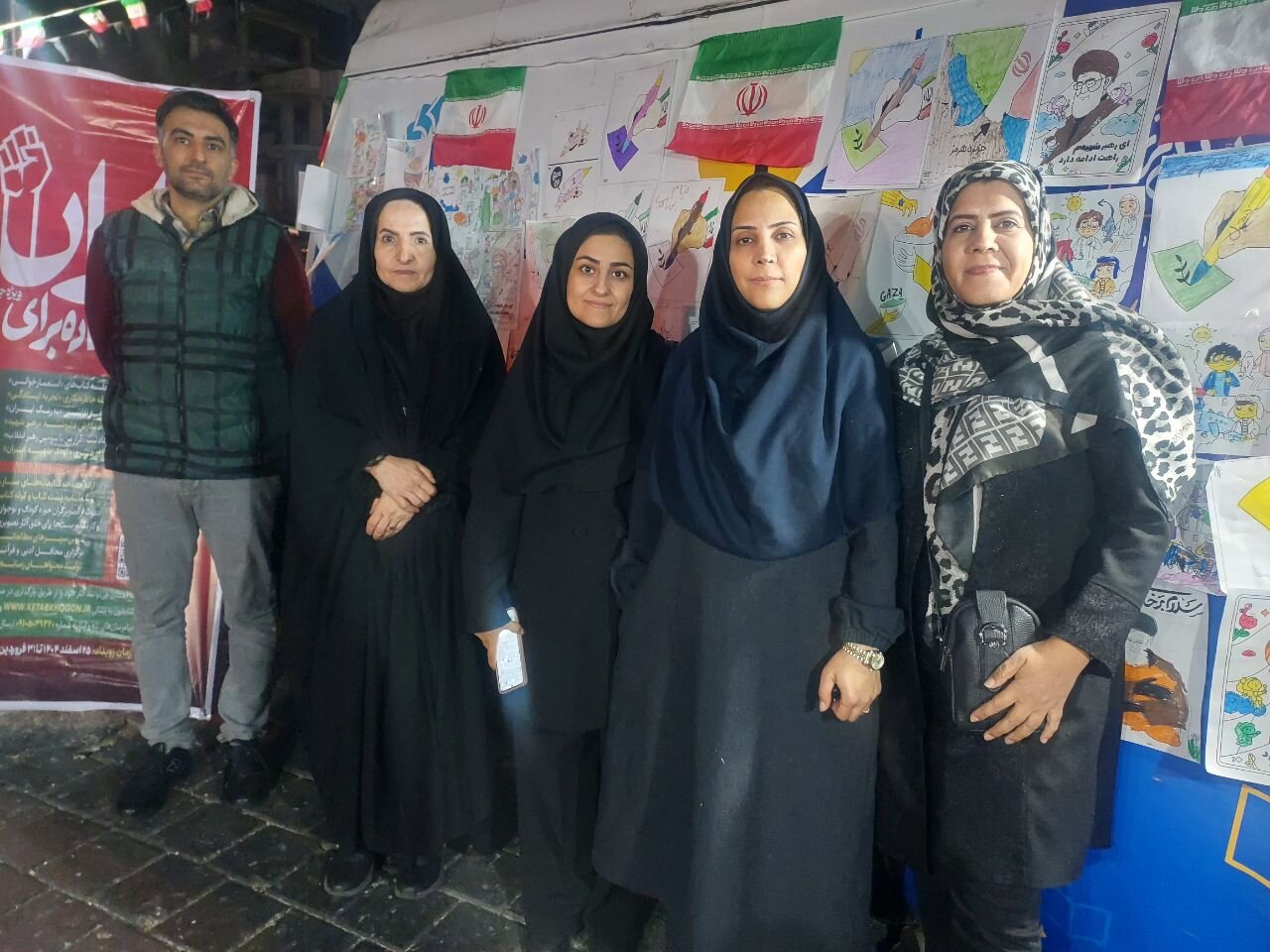 روایتی از اجرای برنامههای فرهنگی در تجمعات شبانه مردم غیور تهران در محله تهرانپارس