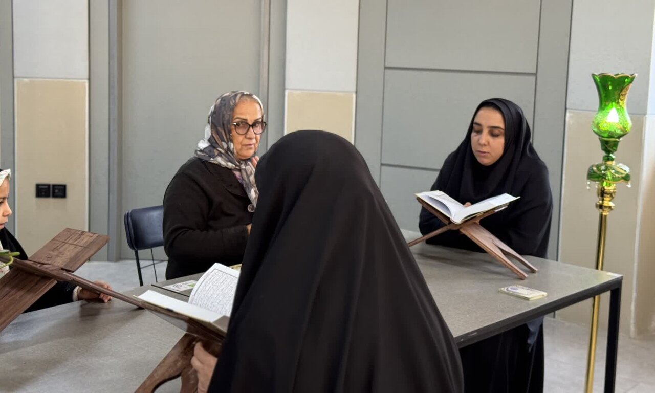 «همدلی مادرانه»؛ با برگزاری آیین دعا و قرآن‌خوانی در کتابخانه شهید آوینی ملارد