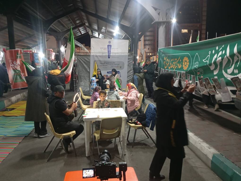 حضور فعال کتابخانه سیار هدهد ۸ شهرستان ملارد در تجمعات پرافتخار میدان صادقیه تهران