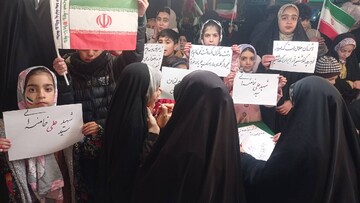 برپایی غرفه فرهنگی در محل تجمعات شبانه مردم شهرستان سلطانیه