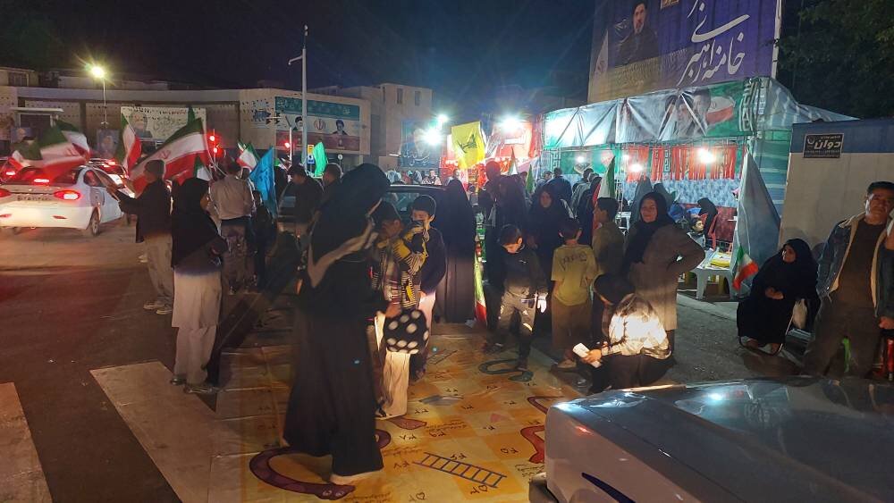 کتابخانه سیار، پیشگام روشنگری در شب‌های حماسه شیراز