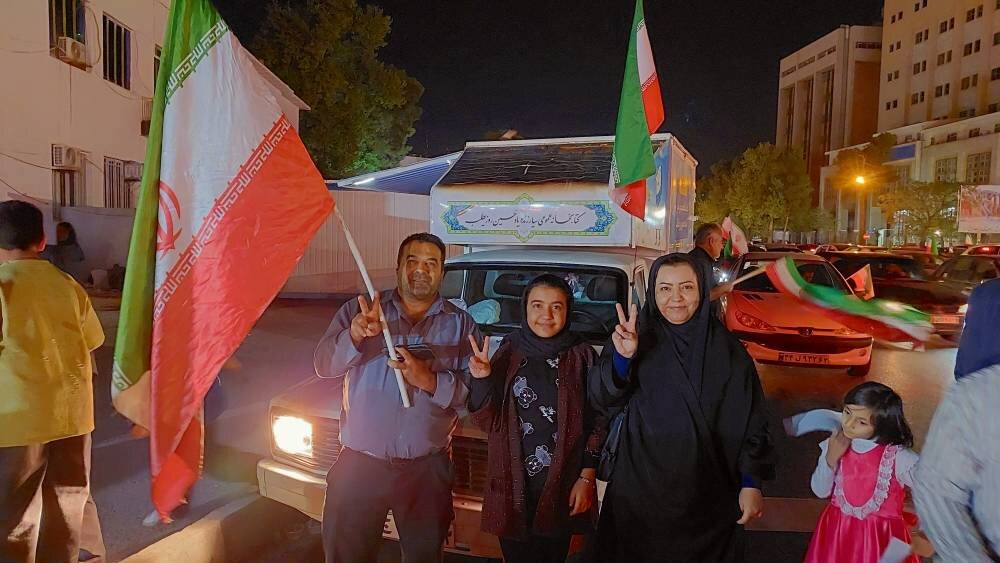 کتابخانه سیار، پیشگام روشنگری در شب‌های حماسه شیراز