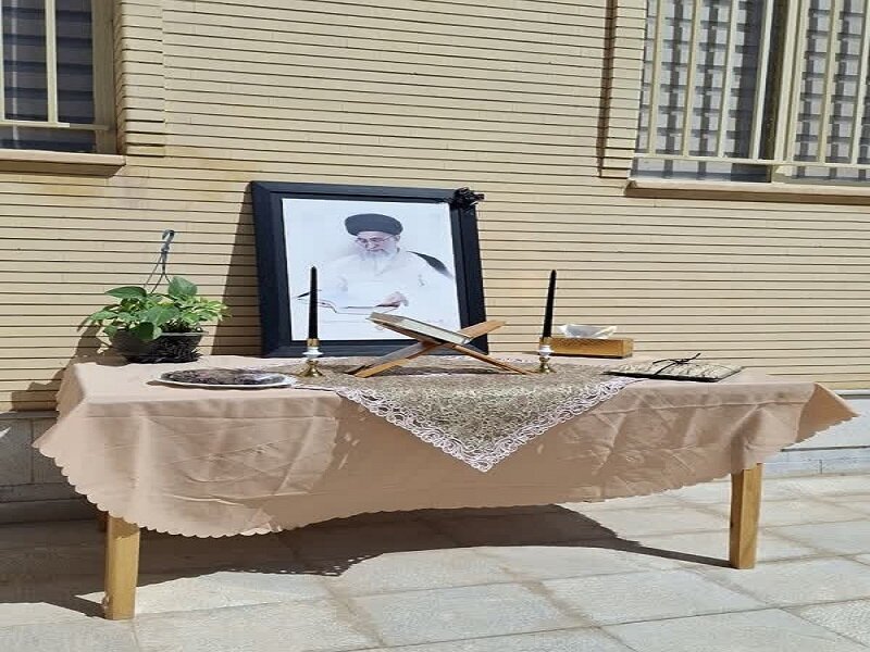 کاشت نهال مثمر درکتابخانه بعثت شهر وزوان