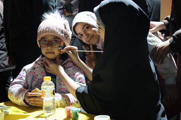 برنامه‌های فرهنگی کتابخانه سیار نهاد در تجمعات شبانه مردم تهران در میدان انقلاب