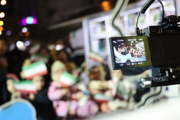 برنامه‌های فرهنگی کتابخانه سیار نهاد در تجمعات شبانه مردم تهران در میدان انقلاب