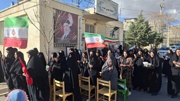 برپایی غرفه فرهنگی در محل تجمعات انقلابی مردم شهرستان ابهر