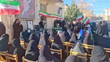 برپایی غرفه فرهنگی در محل تجمعات انقلابی مردم شهرستان ابهر