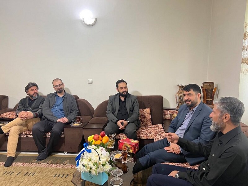 دیدار صمیمی با خانواده قهرمان سرفراز دنا