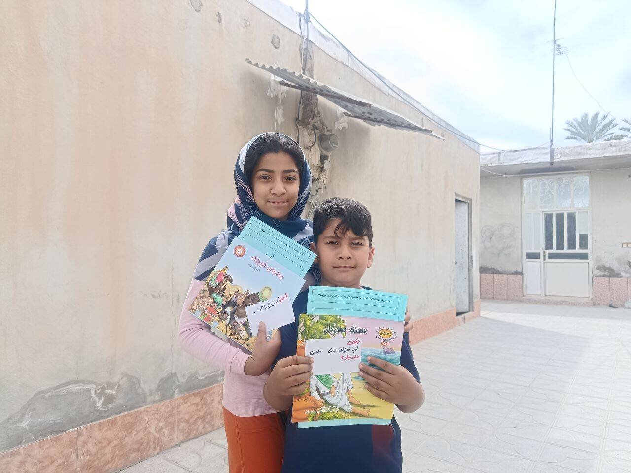 طرح کتابخوانی «نور امید» برای کودکان روستای علویه جهرم اجرا شد