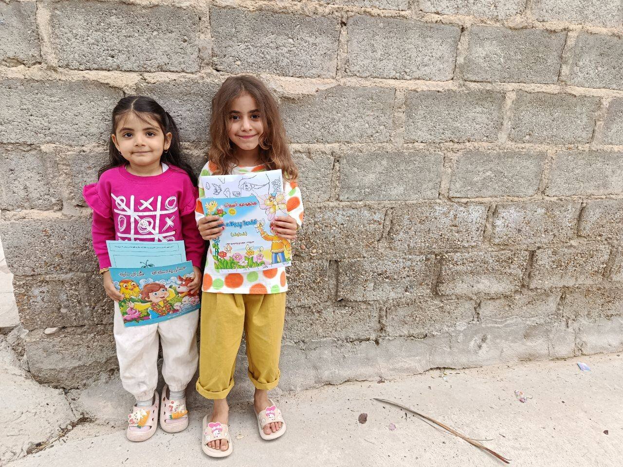 طرح کتابخوانی «نور امید» برای کودکان روستای علویه جهرم اجرا شد