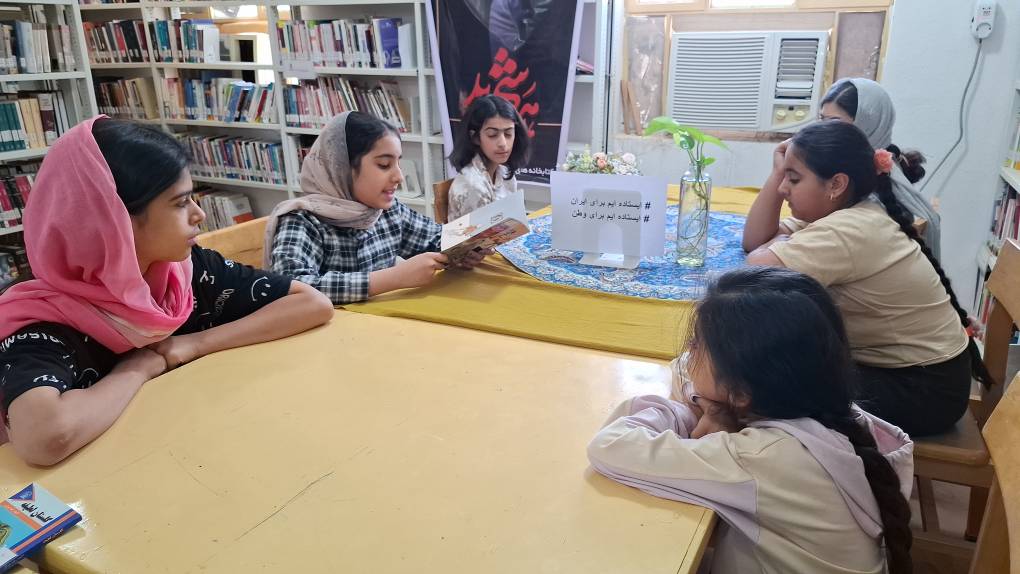 طنین نام ایران در تماشای رنگها؛ برگزاری ویژهبرنامههای فرهنگی در کتابخانههای عمومی هرمزگان