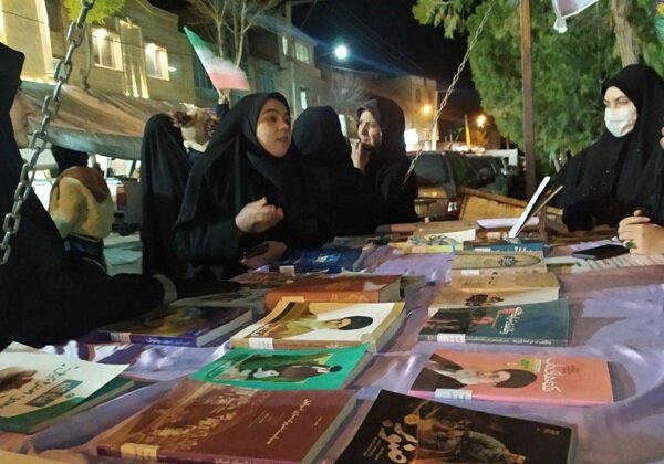 عاشقان وطن در موکب فرهنگیِ «به پیشنهاد آقا» &nbsp;۹ شب میهمان کتابخانه‌ها بود