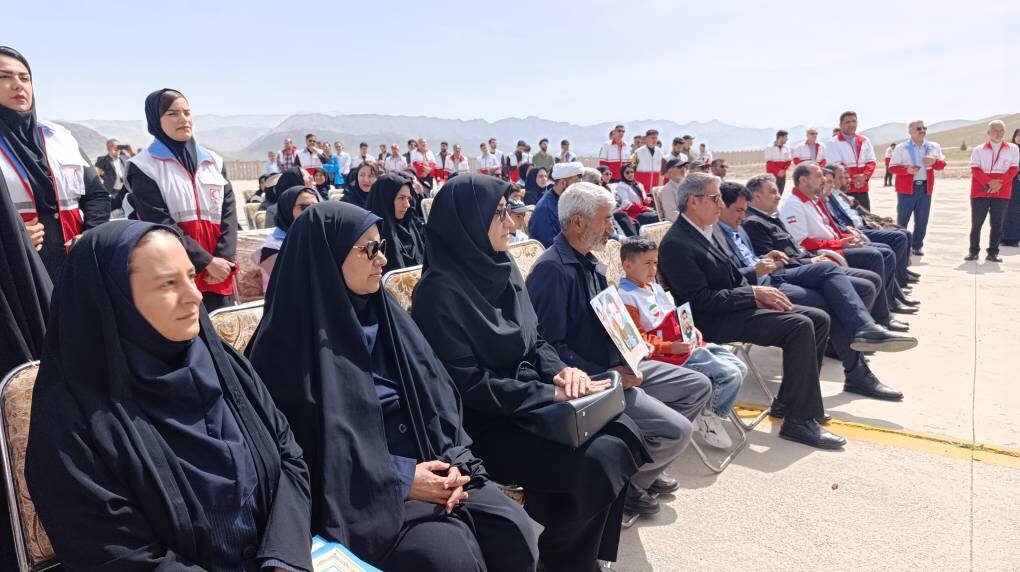 آیین درختکاری «رویش مهر» به یاد دختران شهیده جنگ رمضان در لرستان برگزار شد