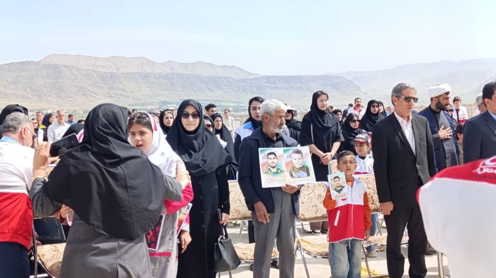 آیین درختکاری «رویش مهر» به یاد دختران شهیده جنگ رمضان در لرستان برگزار شد