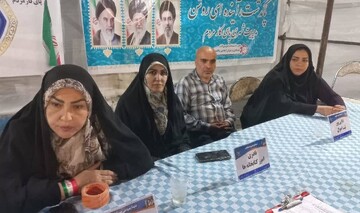 استقرار میز خدمت مسئولین شهرستان پاکدشت در محل تجمع شبانه مردم