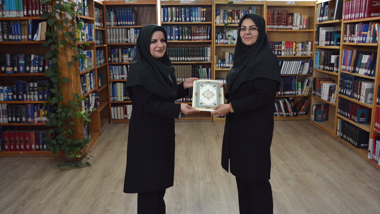 گرامیداشت روز دختر و تقدیر از دختران کتابدار در کتابخانه امیرکبیر