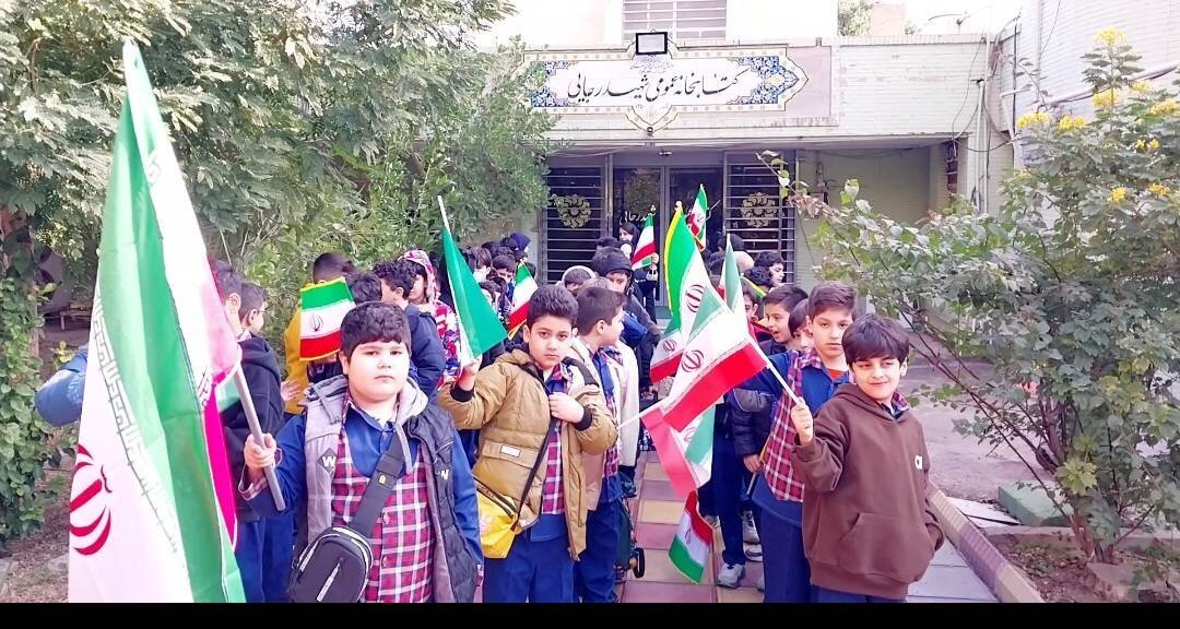 فراهمکردن شرایط گفتوگو با کلام ساده، لازمه آمادهسازی ذهنی کودکان در دوران جنگ
