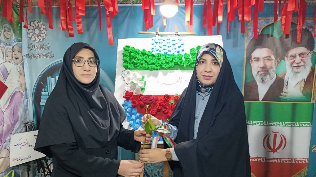 گل‌های مهربانی در سنگر کتابخانه های لرستان