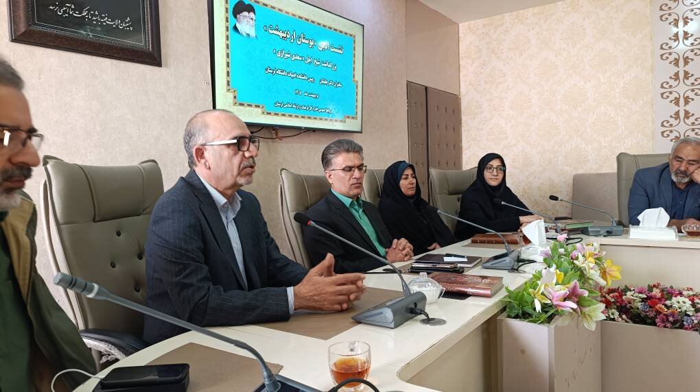 سعدی ترازوی اندیشه و هنر در نظم و نثر فارسی است