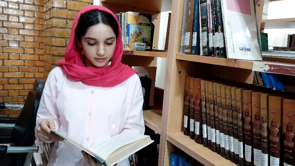 ویژهبرنامه بزرگداشت روز سعدی در کتابخانه شهید رجایی اهواز؛ بازخوانی بوستان و غزلیات استاد سخن