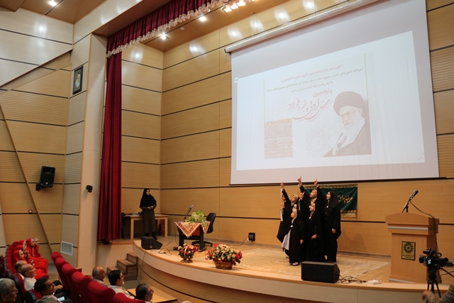 پنجمین محفل ادبی «پنجره فولاد» با سرودن اشعار در وصف اهل‌بیت (ع) برگزار شد