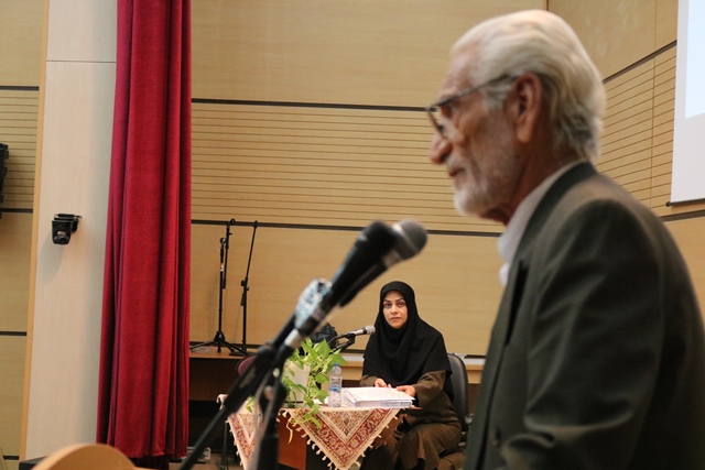 پنجمین محفل ادبی «پنجره فولاد» با سرودن اشعار در وصف اهلبیت (ع) برگزار شد