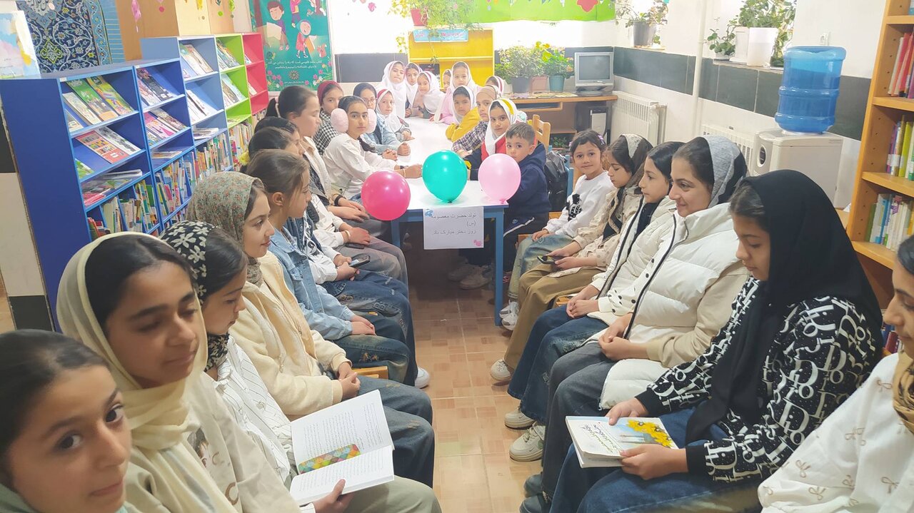 «دخترانِ ایران» در کانونِ برنامههای فرهنگی کتابخانهها؛ روایتی از جشنهای میلاد در کتابخانه های شهرستان ابهر