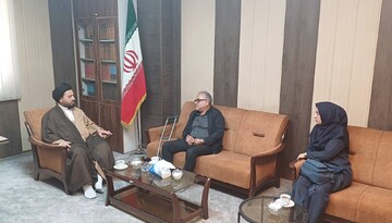 دیدار رئیس اداره کتابخانه‌های عمومی شهرستان ری با امام جمعه شهر قلعه نو