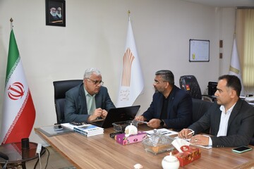 دیدار مدیرکل کتابخانه های فارس با معاون استاندار