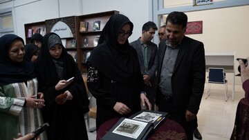 یک قرن دانایی: آیین بازگشایی کتابخانه عمومی شریعتی مشهد و رونمایی از تمبر آن
