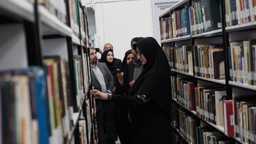 یک قرن دانایی: آیین بازگشایی کتابخانه عمومی شریعتی مشهد و رونمایی از تمبر آن
