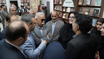 یک قرن دانایی: آیین بازگشایی کتابخانه عمومی شریعتی مشهد و رونمایی از تمبر آن