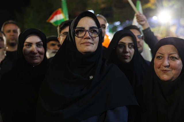 بازدید میدانی دبیرکل از فعالیت کتابخانه سیار در اجتماعات شبهای شاهرود