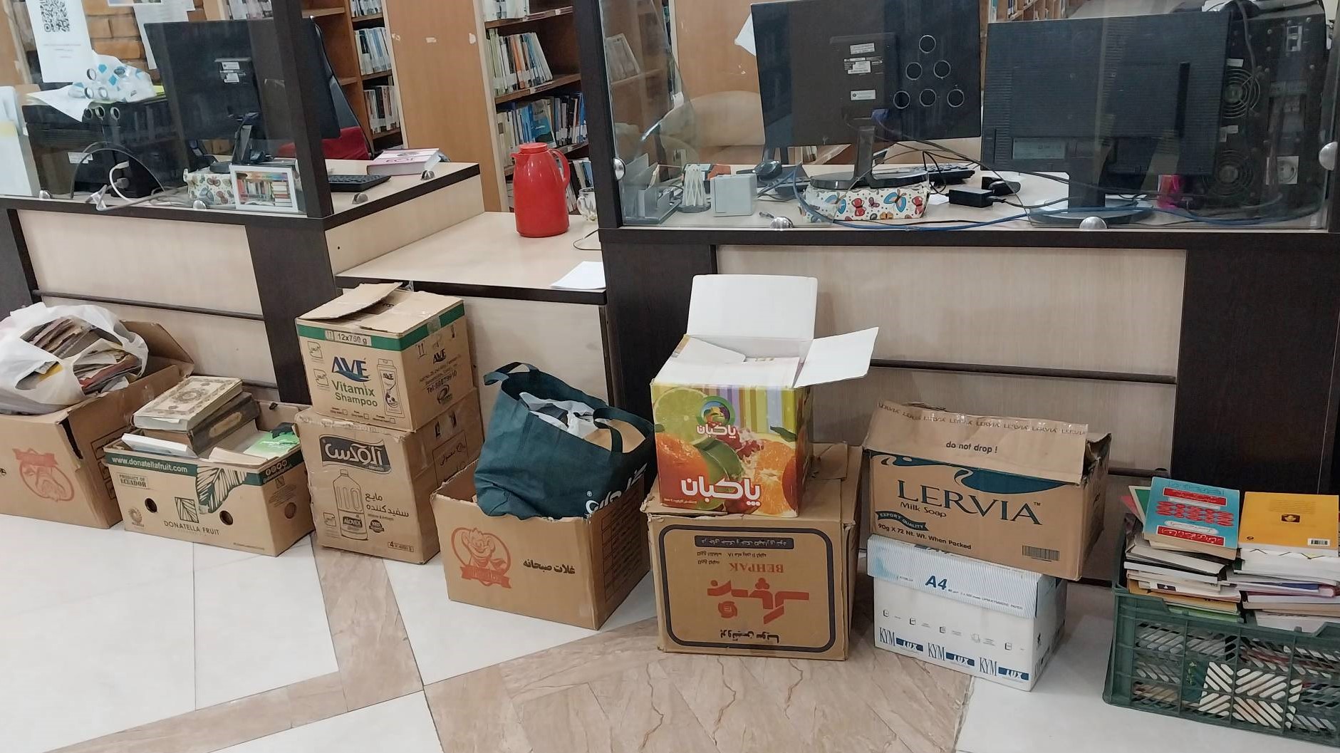 اهدای ۶۰۰ نسخه کتاب به کتابخانه شهید رجایی اهواز؛ جلوه‌ای از همدلی فرهنگی در مسیر «اهدای دانایی»