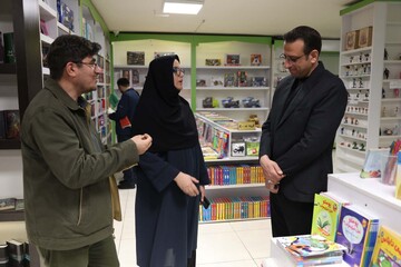 بازدید از کتابخانه سیار شاهرود